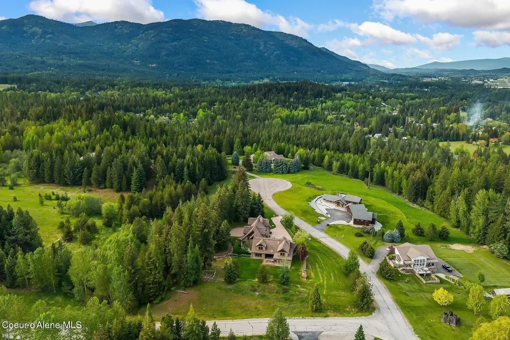 110 Wright Court Sandpoint ID 83864