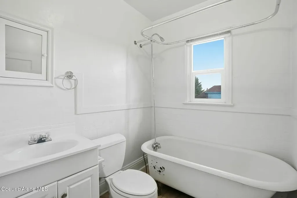 1704 N Ash Street Spokane WA 99205