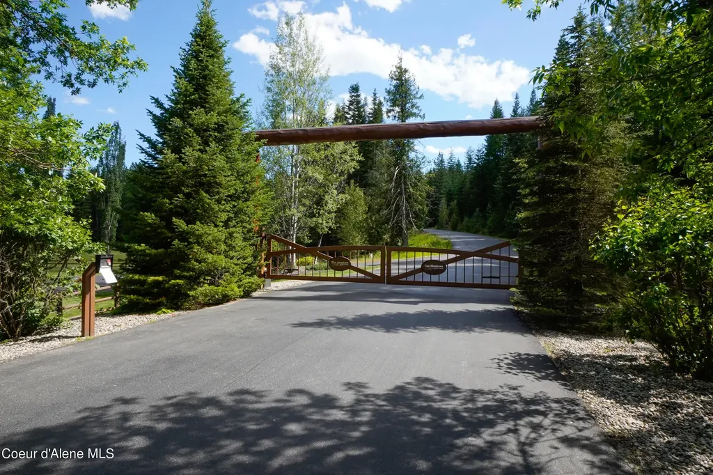 1599 Saddleback Drive Naples ID 83847