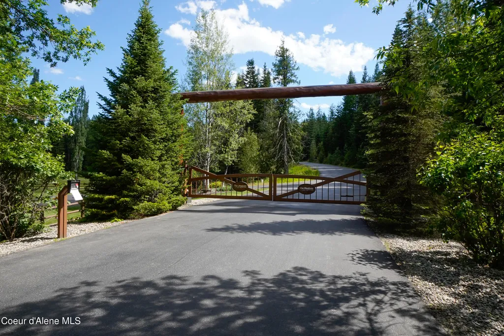 1599 Saddleback Drive Naples ID 83847
