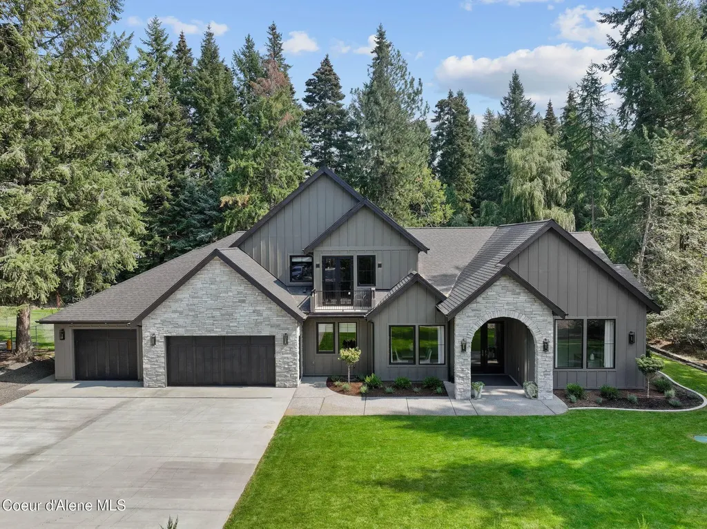 3340 E St James Avenue Hayden ID 83835