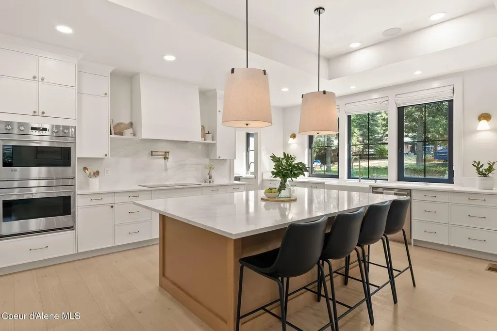3340 E St James Avenue Hayden ID 83835