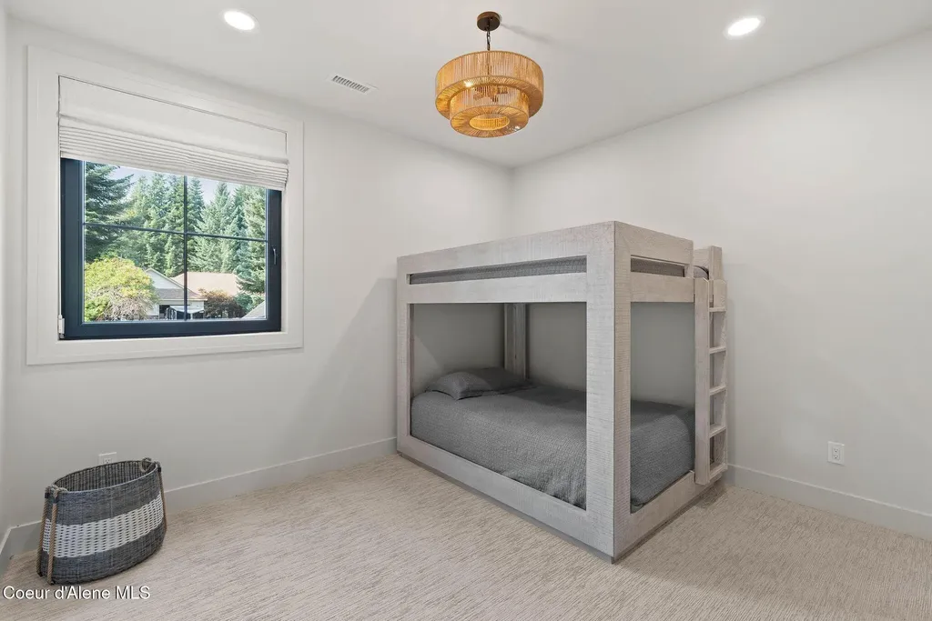 3340 E St James Avenue Hayden ID 83835