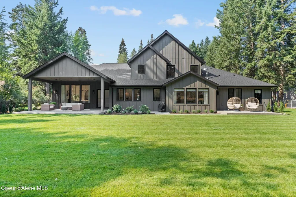 3340 E St James Avenue Hayden ID 83835