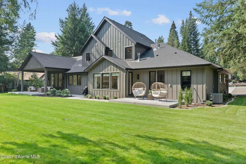 3340 E St James Avenue Hayden ID 83835