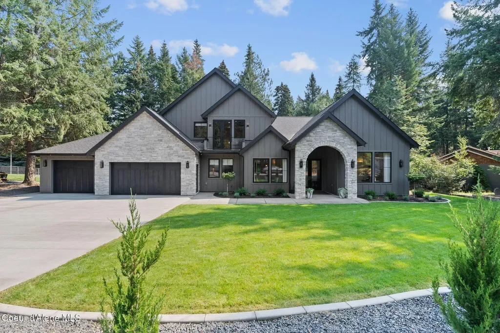 3340 E St James Avenue Hayden ID 83835