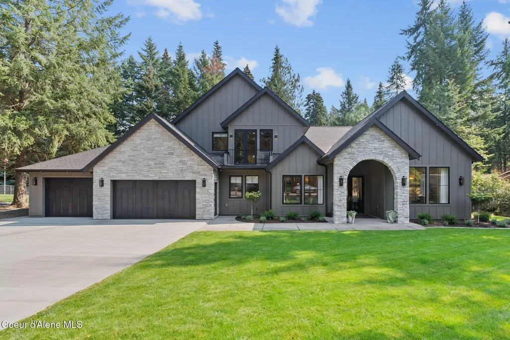 3340 E St James Avenue Hayden ID 83835