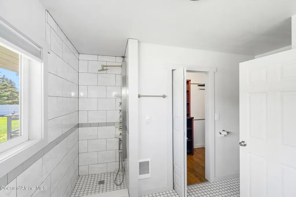 7040 N 15th Street Dalton Gardens ID 83815