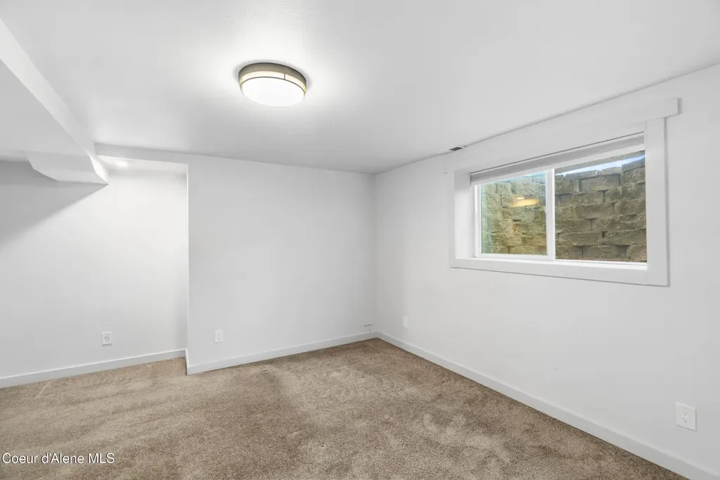 7040 N 15th Street Dalton Gardens ID 83815
