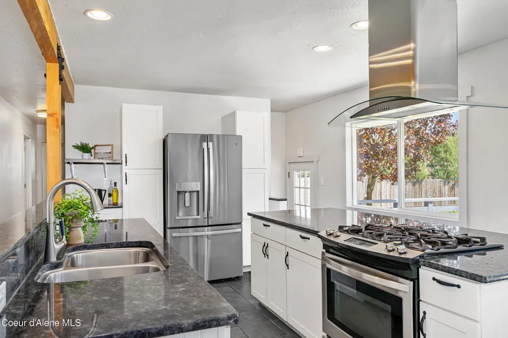 7040 N 15th Street Dalton Gardens ID 83815