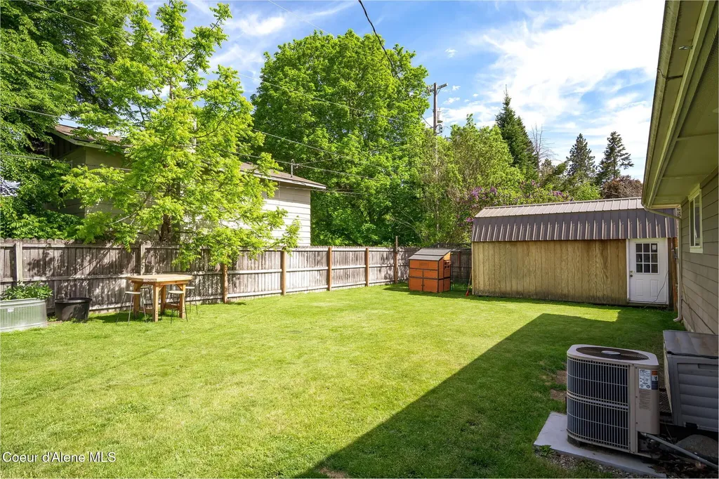 10378 N Bateman Street Hayden ID 83835
