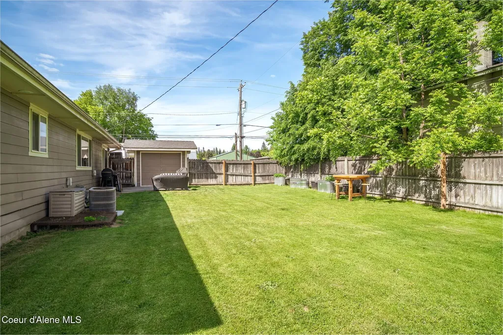 10378 N Bateman Street Hayden ID 83835