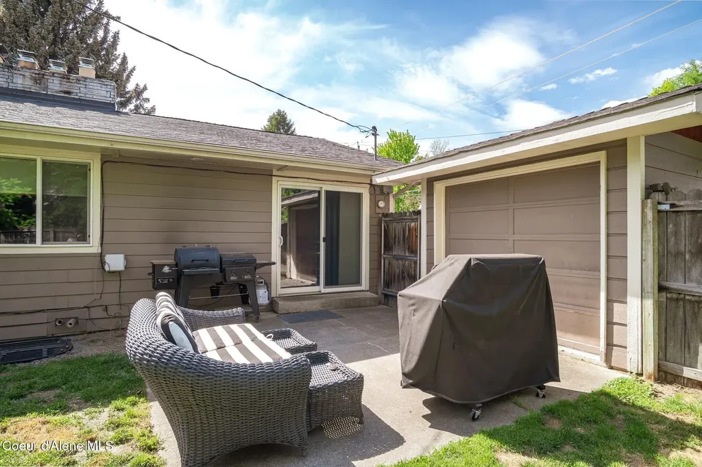 10378 N Bateman Street Hayden ID 83835