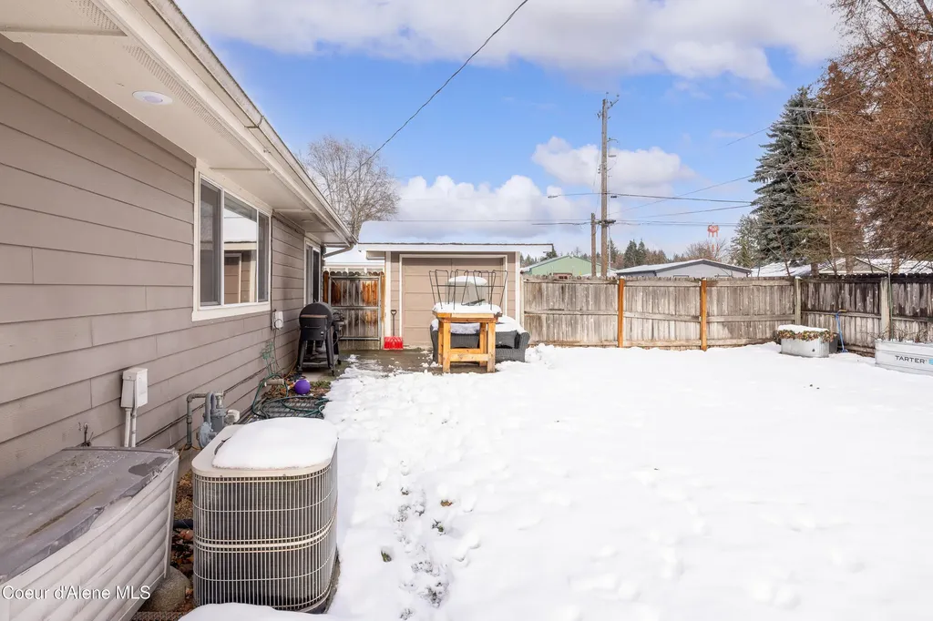 10378 N Bateman Street Hayden ID 83835