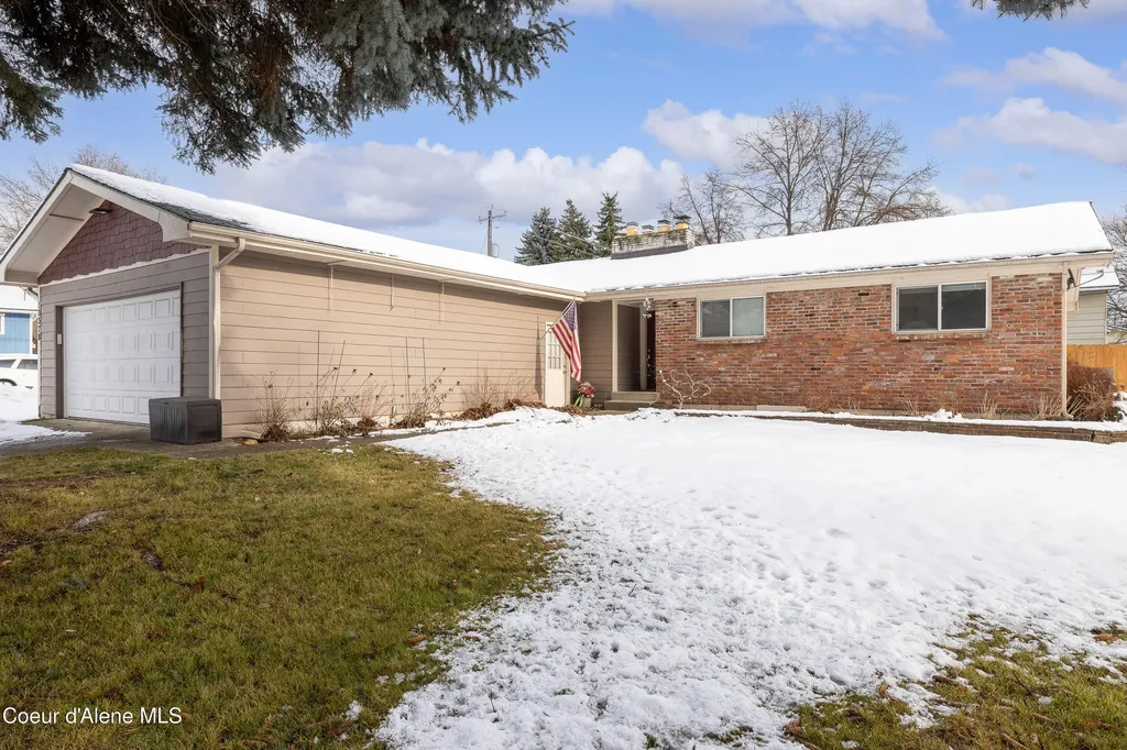 10378 N Bateman Street Hayden ID 83835