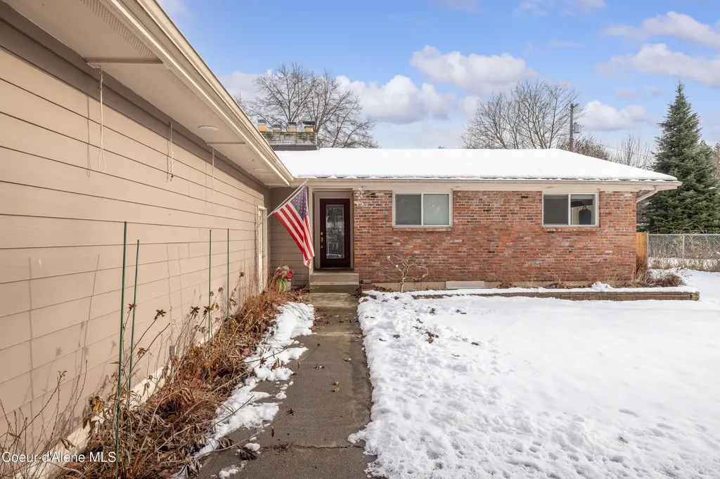 10378 N Bateman Street Hayden ID 83835