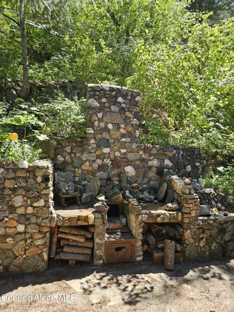 300 Rocky Point Loop Road Plummer ID 83851