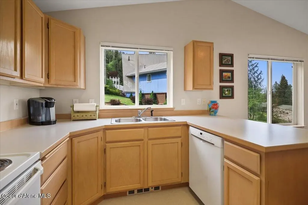 20626 S Cave Bay Road Worley ID 83876