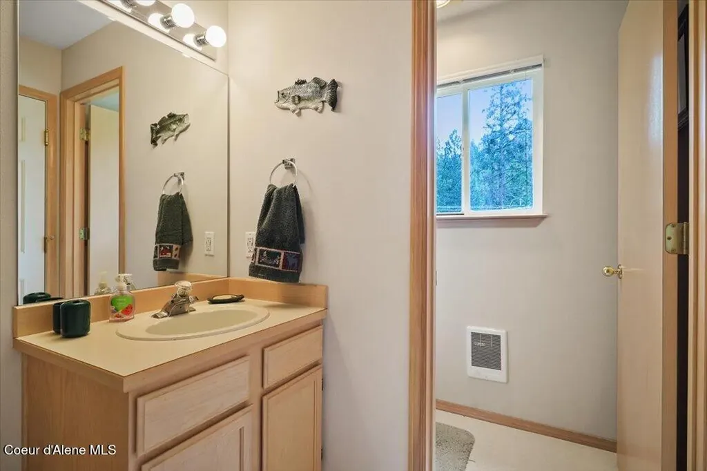 20626 S Cave Bay Road Worley ID 83876