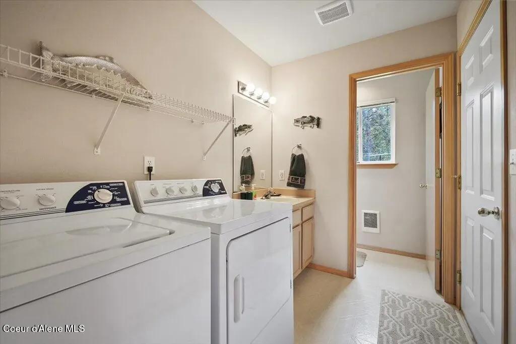 20626 S Cave Bay Road Worley ID 83876