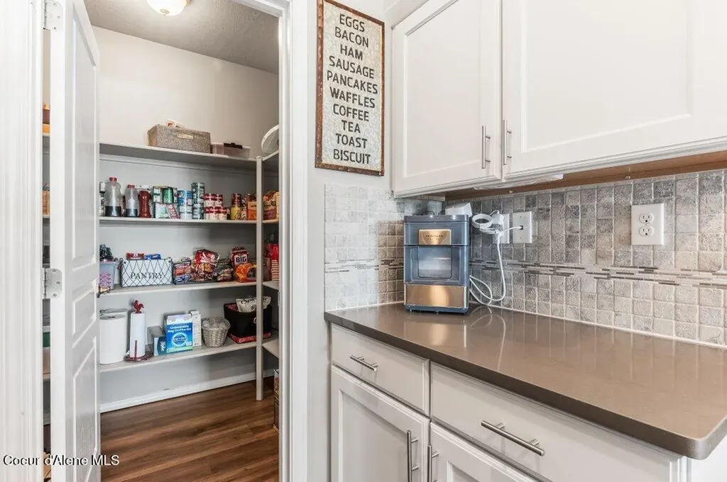 4601 N Connery Loop Post Falls ID 83854