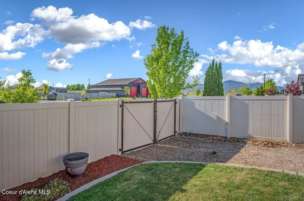 4601 N Connery Loop Post Falls ID 83854