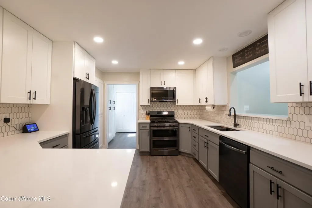 72 Leisure Lane Sandpoint ID 83864