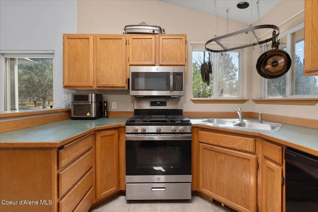 26438 N Clagstone Road Athol ID 83801