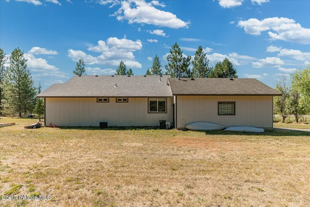 26438 N Clagstone Road Athol ID 83801