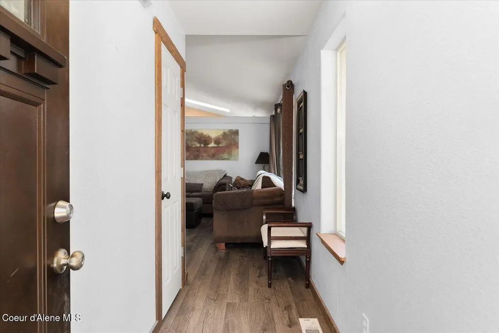 26438 N Clagstone Road Athol ID 83801