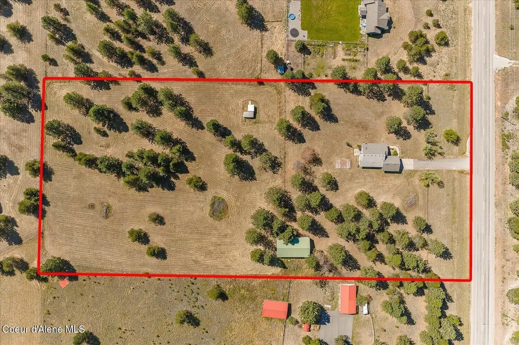 26438 N Clagstone Road Athol ID 83801