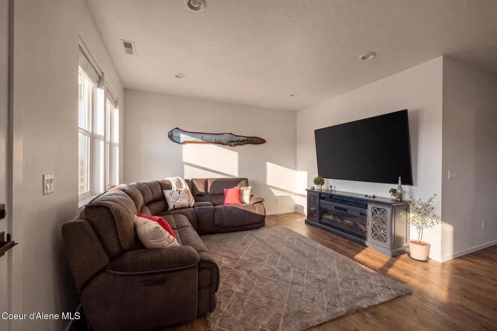 5138 E Norma Avenue Post Falls ID 83854
