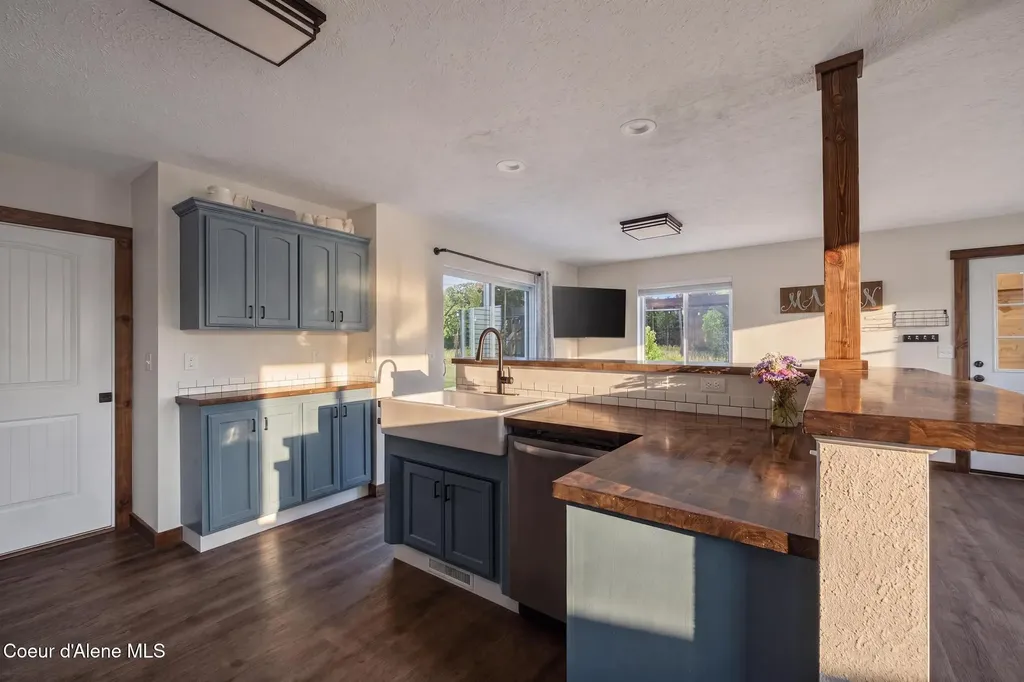 16 Hadley Lane Blanchard ID 83804