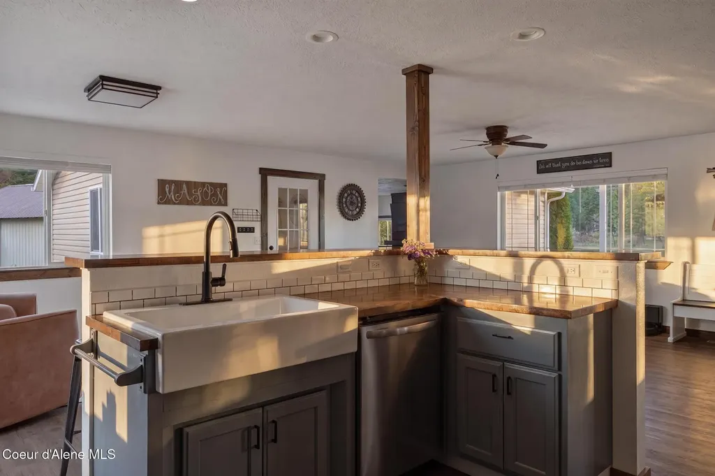 16 Hadley Lane Blanchard ID 83804