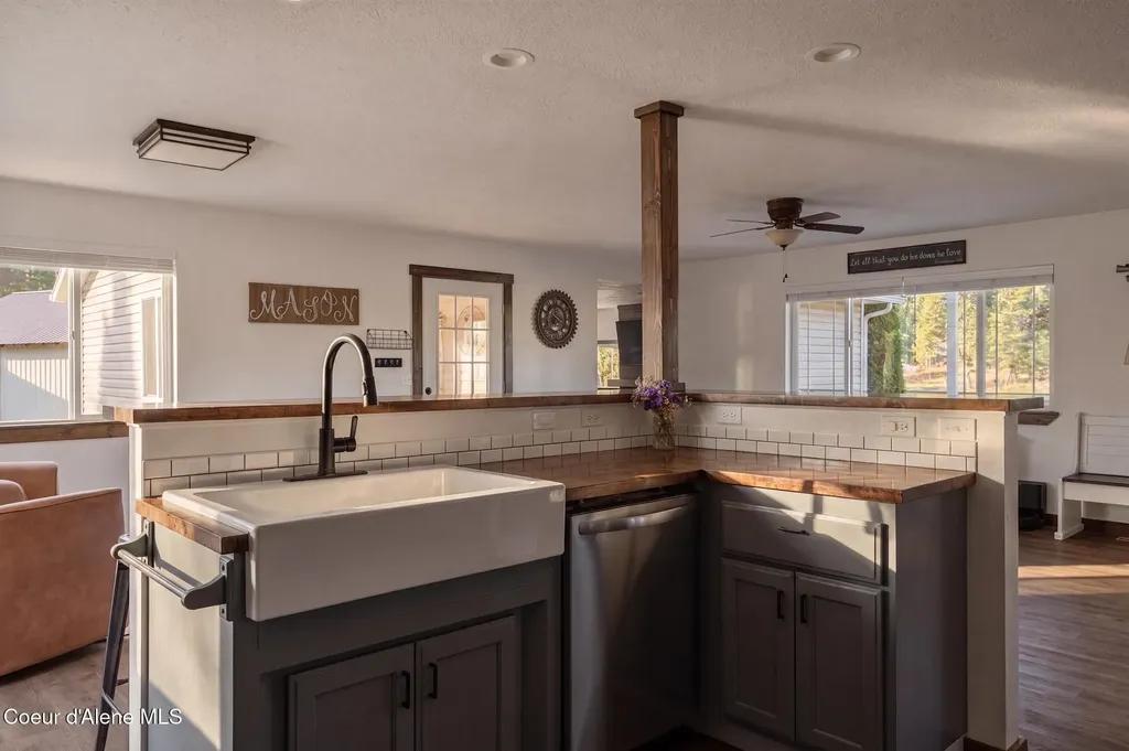 16 Hadley Lane Blanchard ID 83804