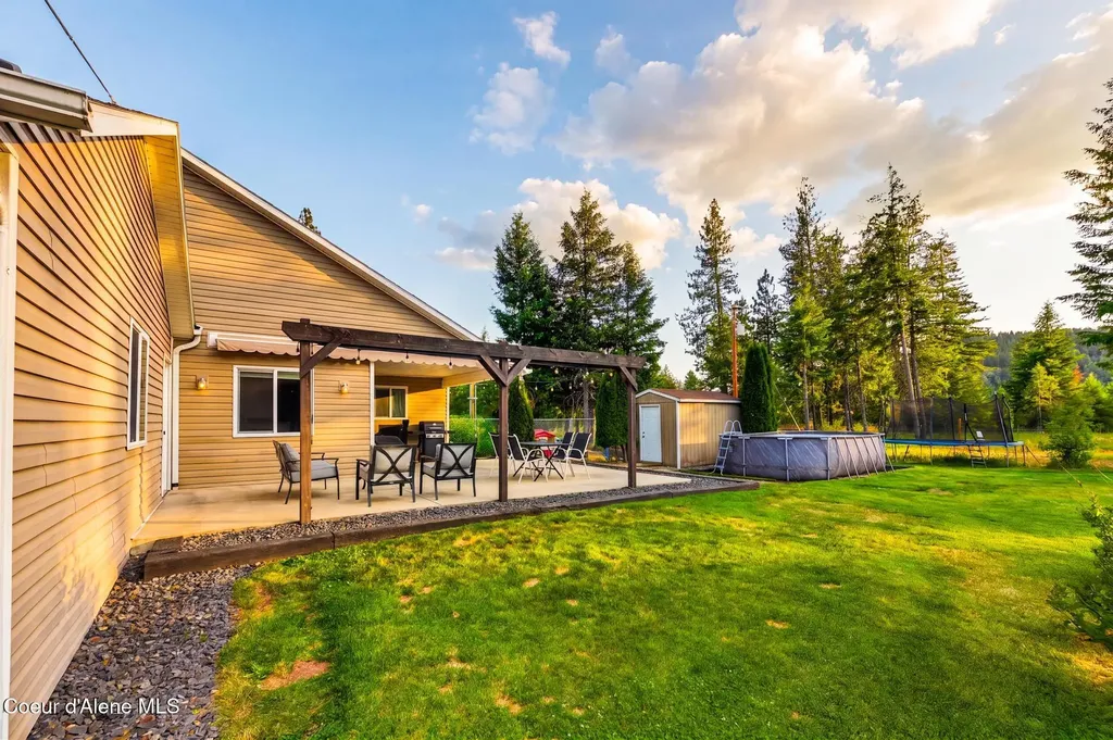 16 Hadley Lane Blanchard ID 83804