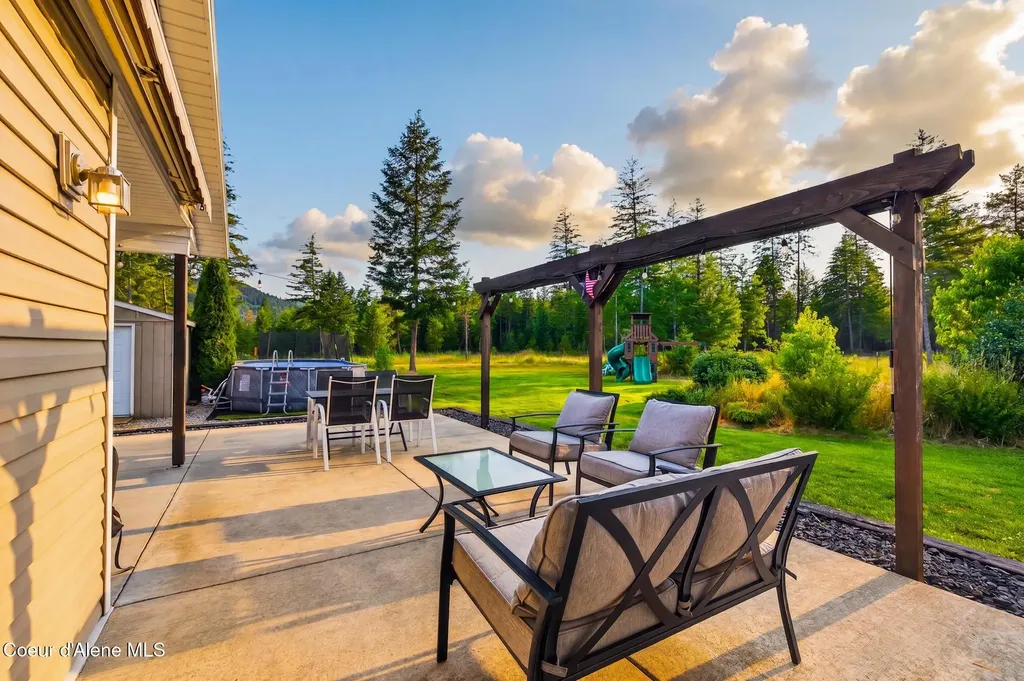 16 Hadley Lane Blanchard ID 83804