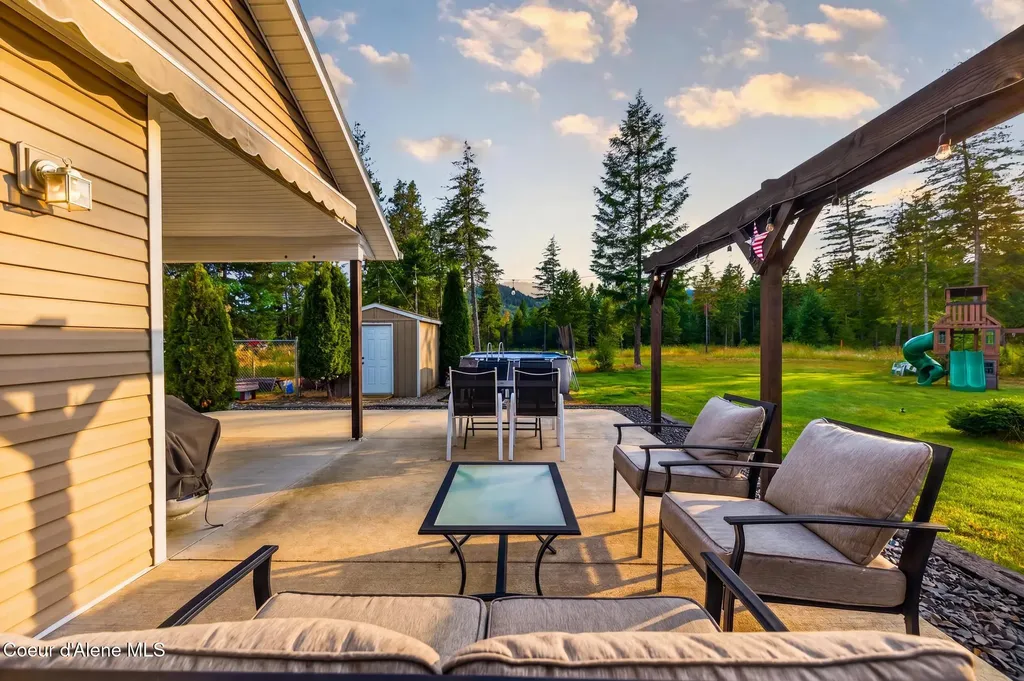 16 Hadley Lane Blanchard ID 83804
