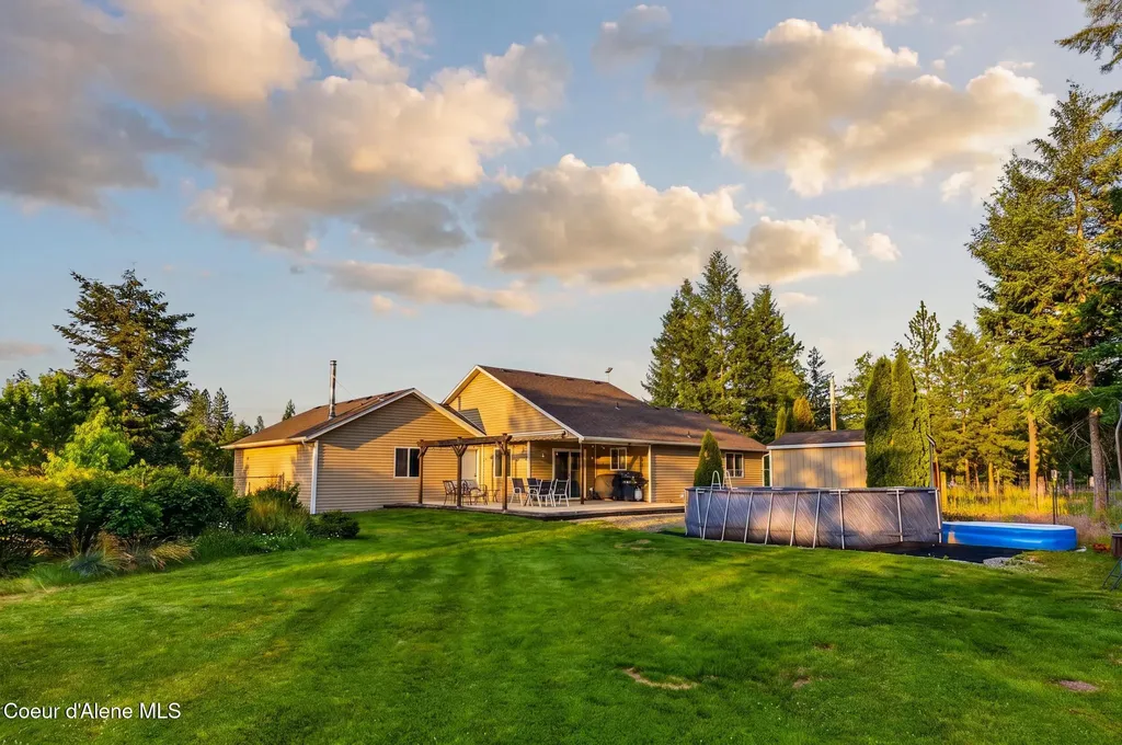 16 Hadley Lane Blanchard ID 83804