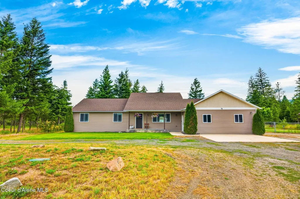 16 Hadley Lane Blanchard ID 83804