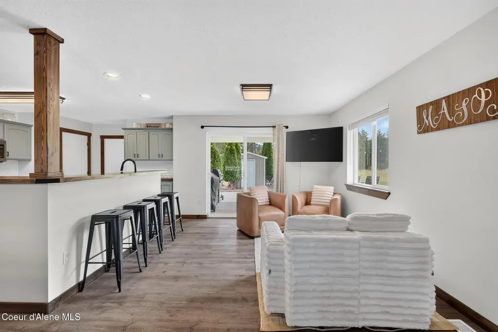 16 Hadley Lane Blanchard ID 83804