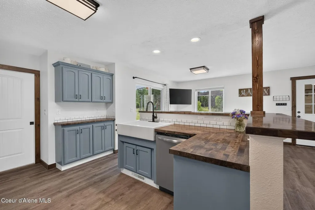 16 Hadley Lane Blanchard ID 83804