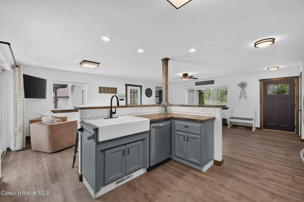 16 Hadley Lane Blanchard ID 83804