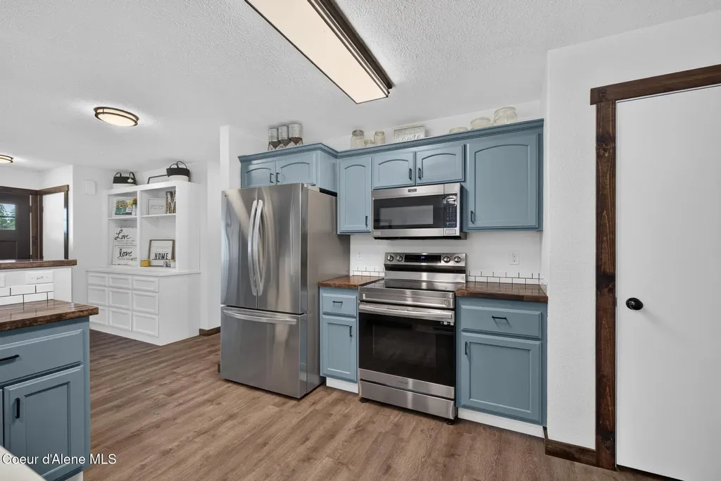 16 Hadley Lane Blanchard ID 83804