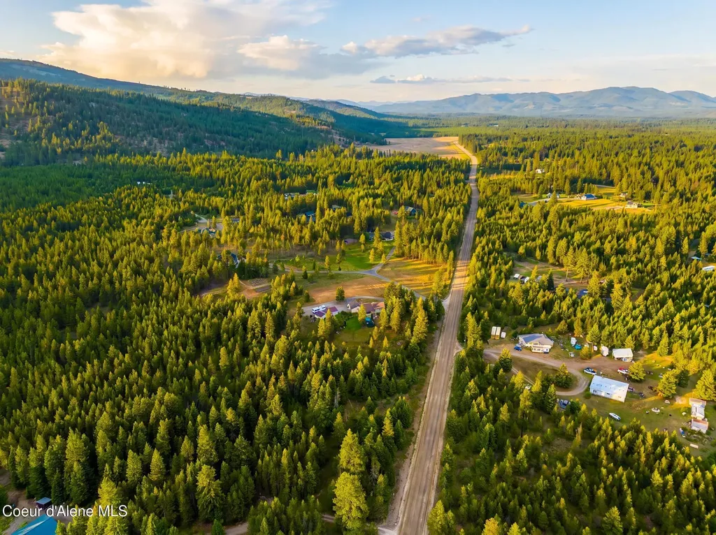 16 Hadley Lane Blanchard ID 83804