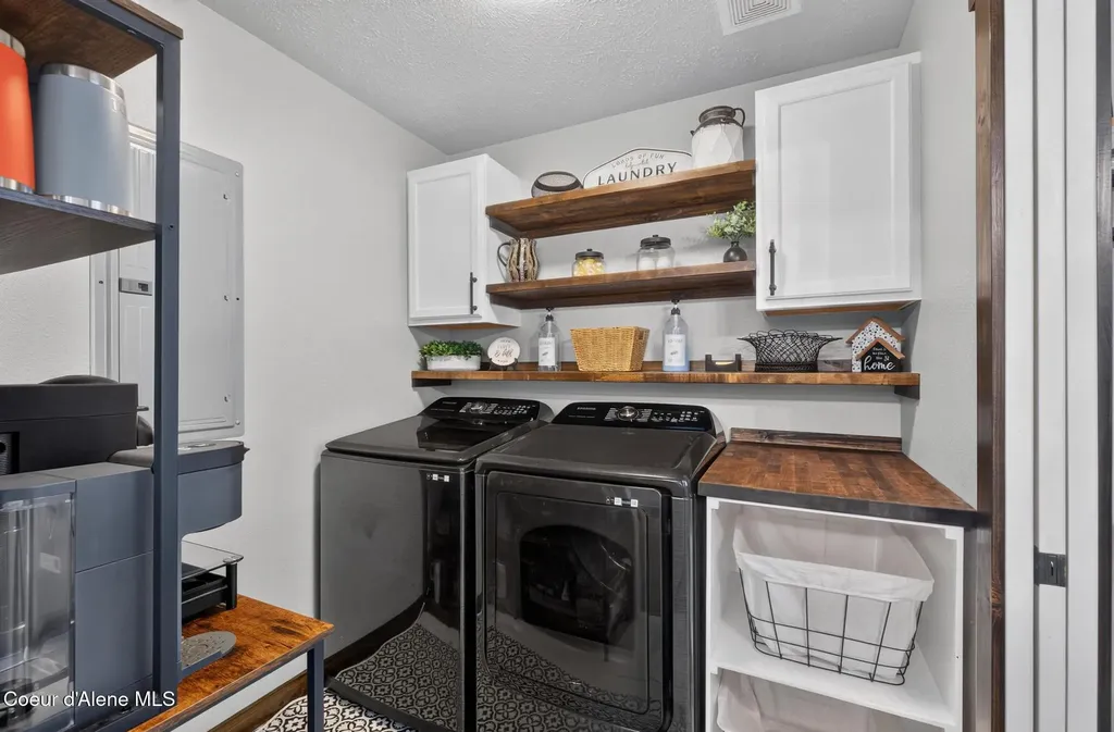 16 Hadley Lane Blanchard ID 83804