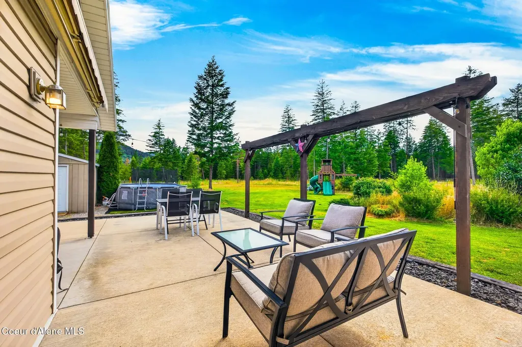 16 Hadley Lane Blanchard ID 83804