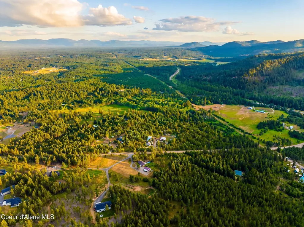 16 Hadley Lane Blanchard ID 83804