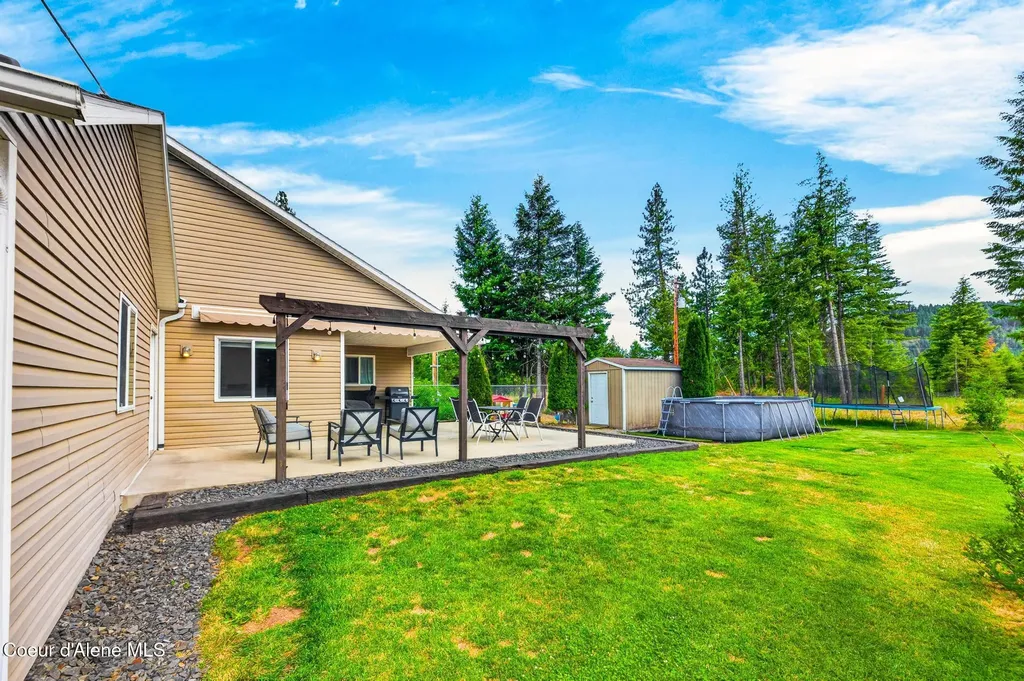 16 Hadley Lane Blanchard ID 83804