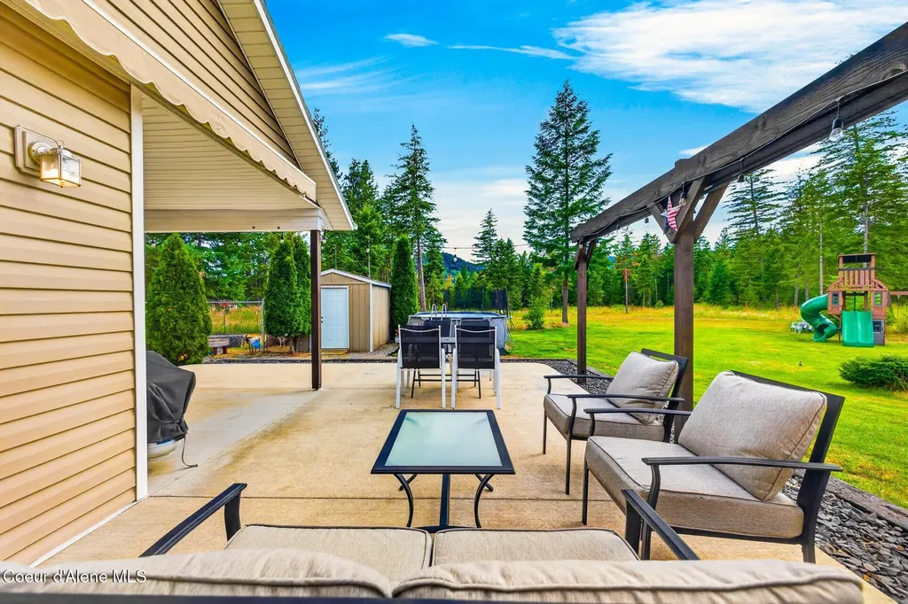 16 Hadley Lane Blanchard ID 83804